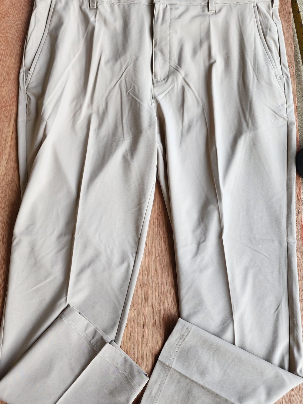 IZOD Pants Mens 40x32 Beige Golf Swing Flex Performance Straight Chino Pants